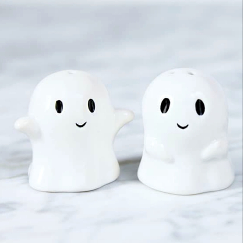 Ghost salt and pepper shakers , halloween salt and pepper shakers